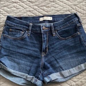 Dark blue denim short shorts